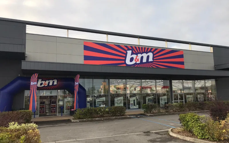 Escándalo en B&M : Empleada denuncia insultos racistas del gerente en Beauvais