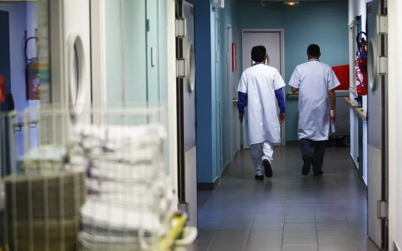 Escándalo fiscal sacude al sector médico privado en Marruecos