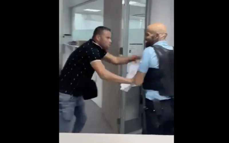 Escándalo en Murcia : Consulado marroquí despide a guardia por agresión violenta a ciudadano