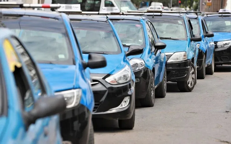 Escándalo en Rabat : Taxistas estafan a turistas con tarifas abusivas y servicios ilegales