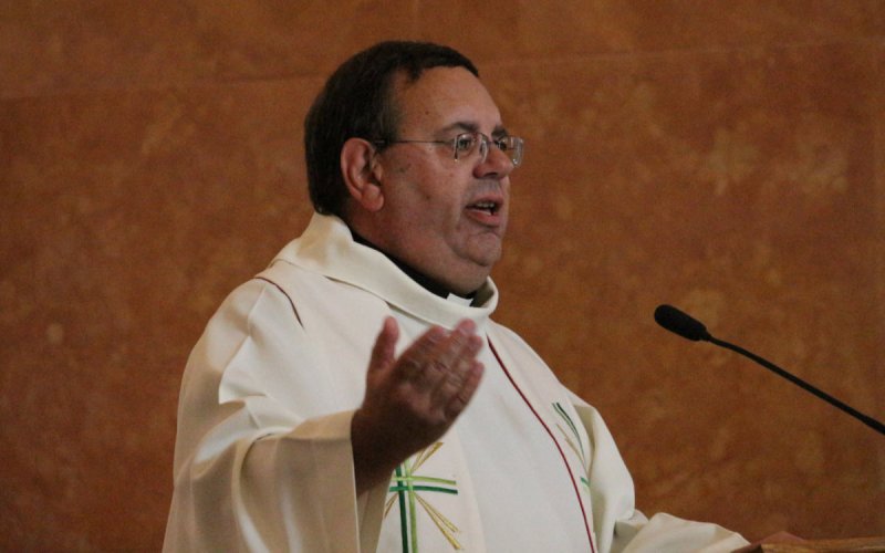 Escándalo sacerdotal : Diócesis cuestionadas por encubrir abusos