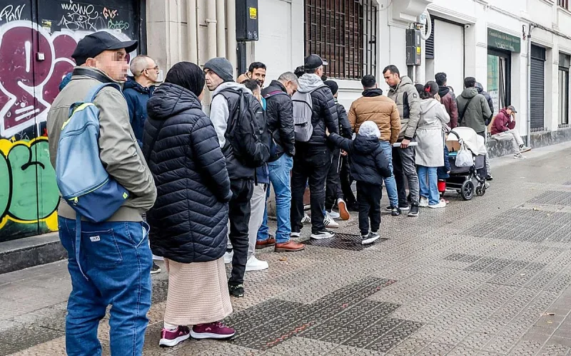 España : El regalo de Madrid a 500,000 indocumentados enfurece a la Unión Europea