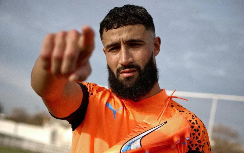 Fekir subasta su anillo de campeón mundial para ayudar a víctimas en Marruecos y Libia