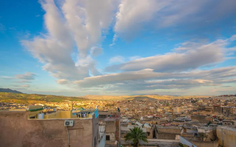 Fès en crisis : Ciudadanos exigen limpieza urgente ante acumulación de basura