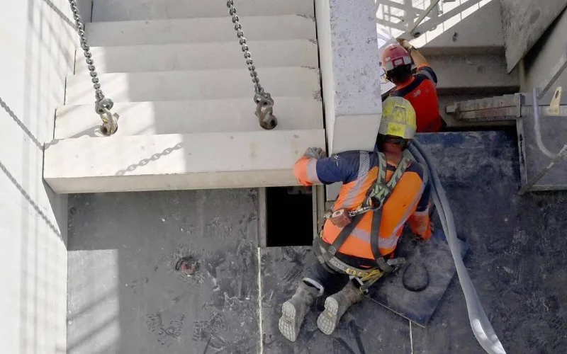 Francia actualiza su lista de empleos con escasez : oportunidades y polémica en 2025