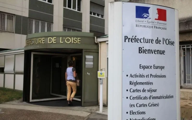 Francia lo expulsa, la justicia anula su OQTF… pero lo deja bloqueado en Marruecos