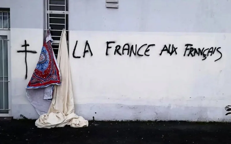 La fuga de cerebros musulmanes : Francia pierde su élite por la discriminación