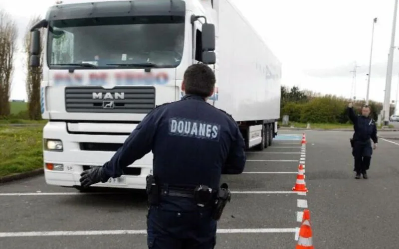 Golpe al narcotráfico : Incautan 9 toneladas de cannabis en camión marroquí cerca de Lyon