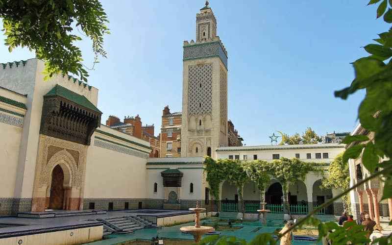 La Gran Mezquita de París amenaza con acciones legales contra CNews por difamación islamófoba