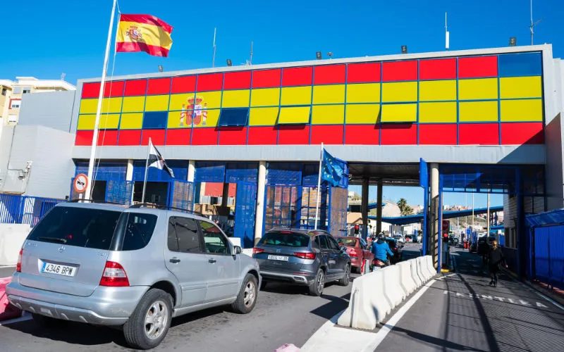 Guardia Civil en Ceuta : Condenado por apropiarse de dátiles en control fronterizo