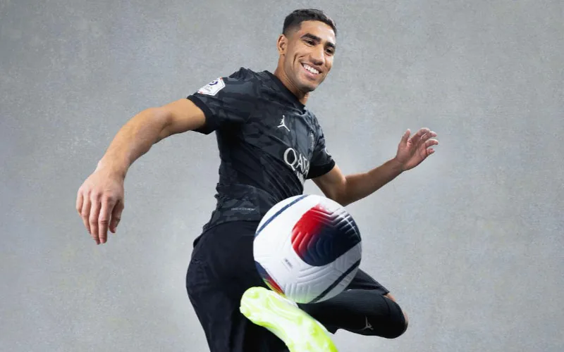 Hakimi brilla en la goleada del PSG : El lateral marroquí lidera la victoria sobre el OM