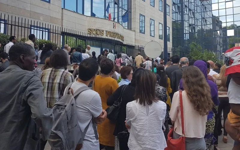 Hauts-de-Seine endurece trámites para inmigrantes : examen de cultura francesa genera polémica