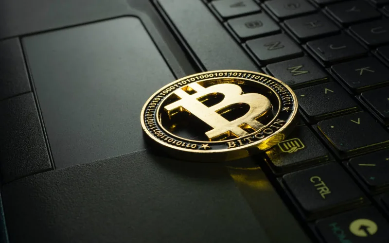 Influencers marroquíes bajo lupa : Criptomonedas y evasión fiscal en redes sociales