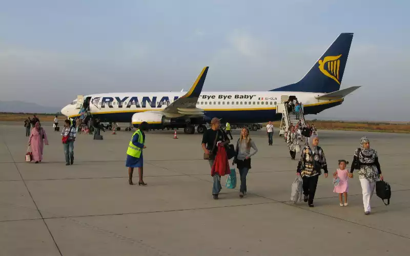 Insólito hallazgo en aeropuerto marroquí : Española transporta cenizas de su padre en una botella