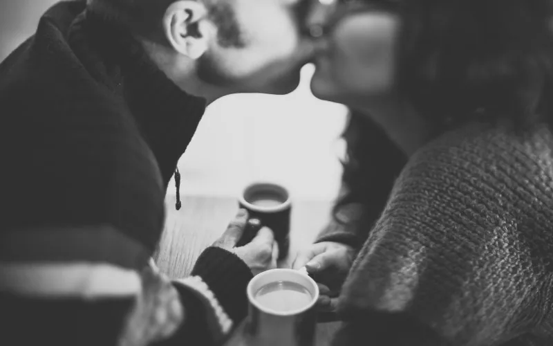 Justicia marroquí revoca condena : El beso en público no es delito de inmoralidad