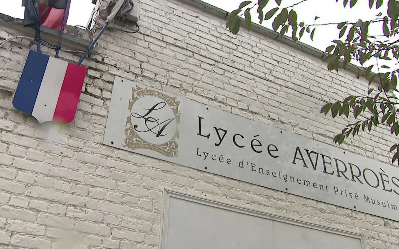 El liceo musulmán Averroès triunfa de nuevo : tribunal ordena restituir subvenciones en Lille