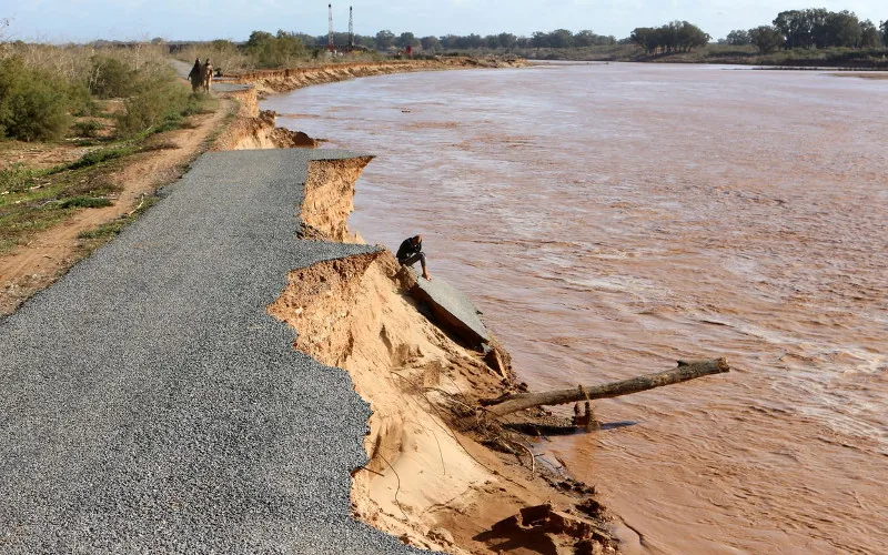 Lluvias torrenciales paralizan el sur de Marruecos : Carretera nacional cortada en Drâa-Tafilalet