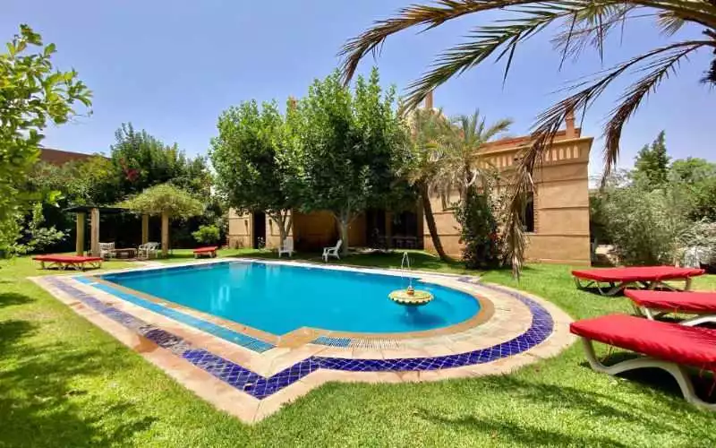 Marrakech lidera el top 10 de destinos veraniegos desde Lyon : sol, cultura y exotismo