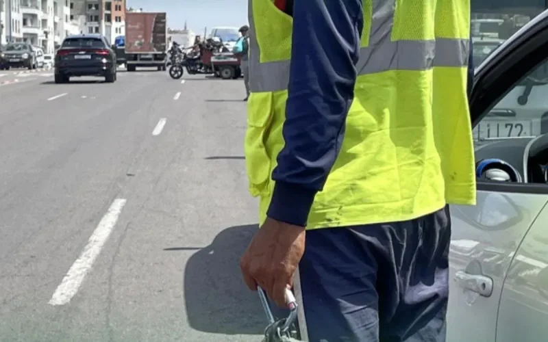 Marrakech persigue a los falsos cuidadores de coches