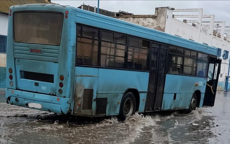 Marruecos : los autobuses de los años 1980 siguen circulando