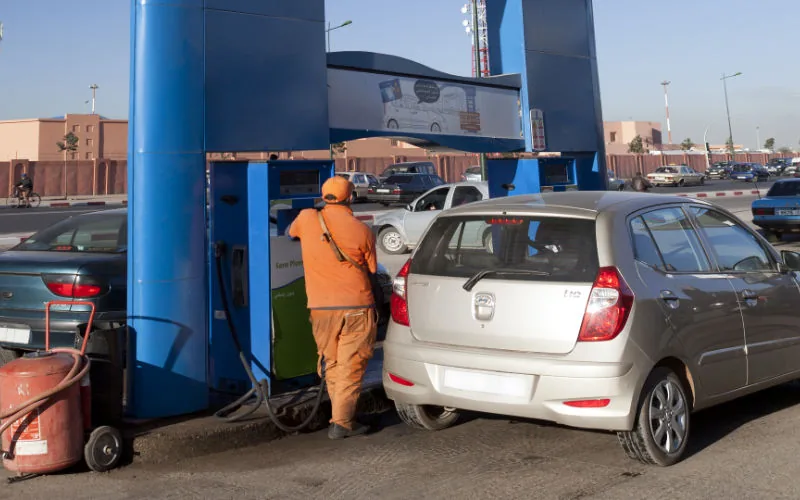 Marruecos : Baja el precio del gasóleo, conductores esperan más reducciones