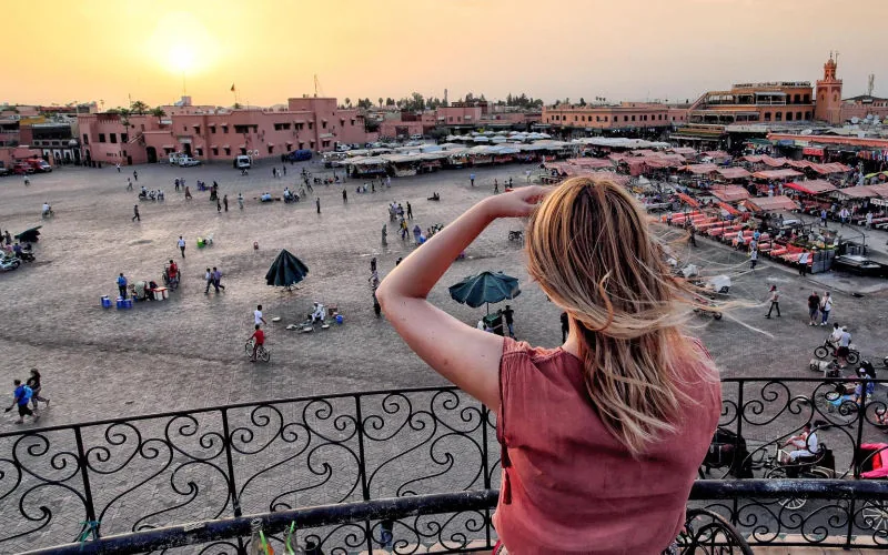 Marruecos bate récord turístico : La paradoja del auge nacional frente al declive internacional
