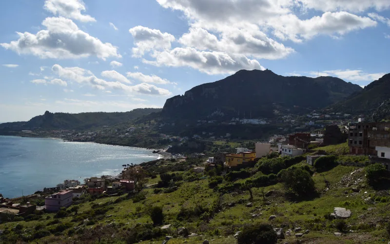 Marruecos blinda la frontera con Ceuta : drones y cámaras contra la inmigración ilegal
