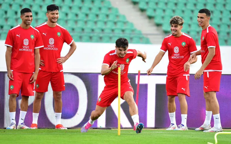 Marruecos busca el equilibrio perfecto : Regragui prepara estrategia para vencer a Lesoto en la CAN 2025