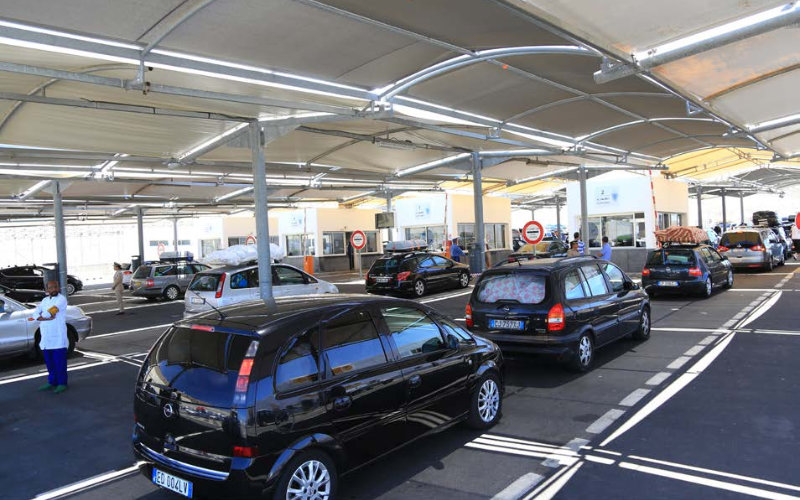 Marruecos endurece las normas : Nuevas restricciones para transferir vehículos entre residentes en el extranjero