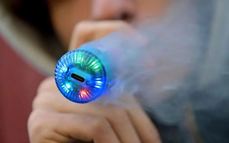 Marruecos frena el vapeo juvenil : Impuesto de 50 dirhams a cigarrillos electrónicos