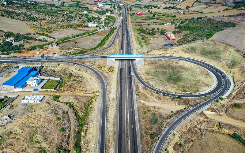 Marruecos lanza ambicioso plan de reforestación en autopistas : promesas y dudas