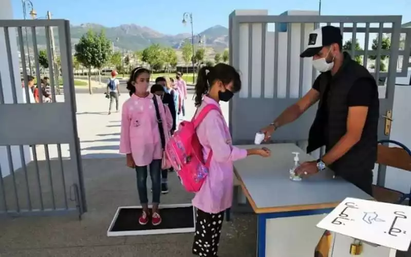 Marruecos lidera ranking mundial en educación de modales : Estudio revela prioridades de crianza