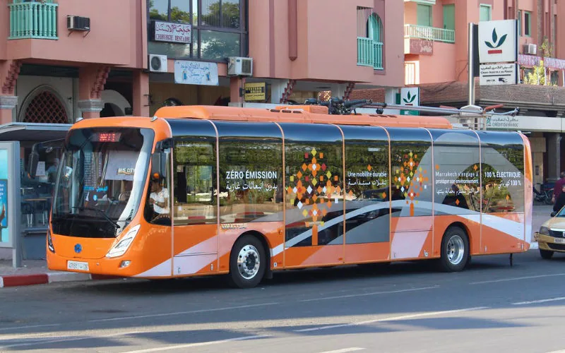 Marruecos moderniza su transporte : 7.000 autobuses para el Mundial 2030
