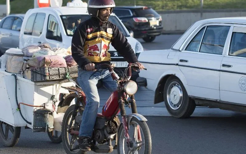 Polémica en Francia : Militante del RN de 76 años se casa con inmigrante tunecino de 30