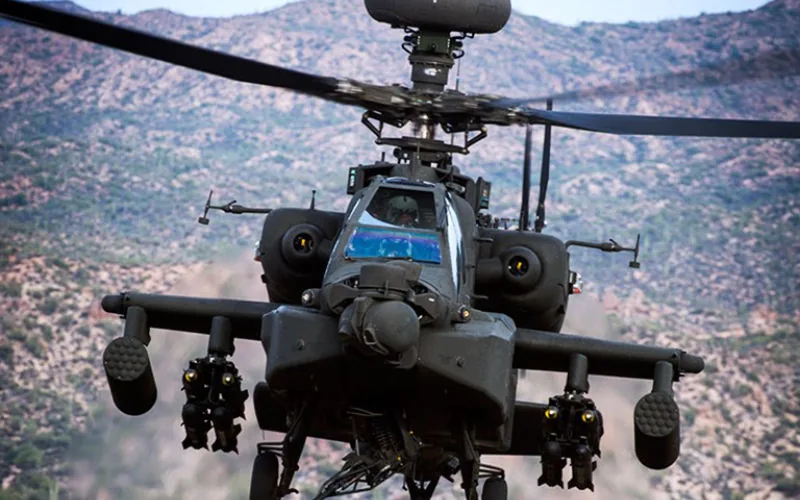 Marruecos refuerza su poder aéreo : Llegan los primeros Apache AH-64E a Tánger Med