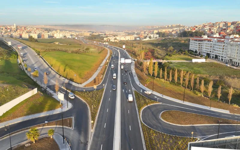 Marruecos revoluciona su norte : megaproyectos viales ante el Mundial 2030 y la CAN