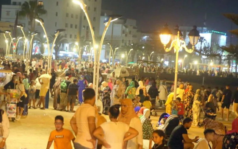 Marruecos se enfrenta al reto del turismo masivo : ciudades costeras al límite