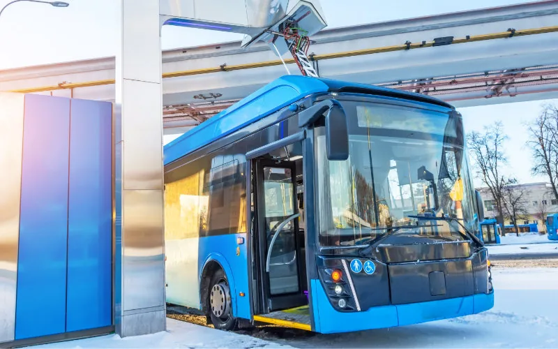 Marruecos se queda atrás : El desafío de los autobuses eléctricos para reducir la contaminación