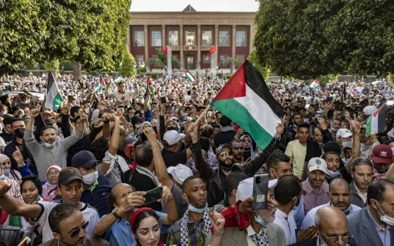 Marruecos se vuelca en solidaridad : Miles marchan por Gaza en Rabat