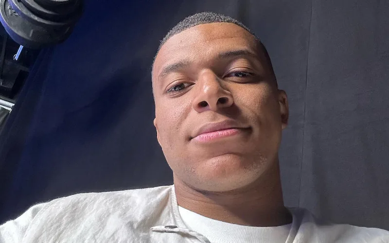 Mbappé disfruta Marrakech : El astro del fútbol francés elige Marruecos para su escapada primaveral
