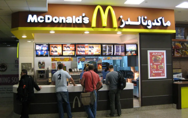 McDonald's sufre en Oriente Medio : boicot árabe impacta ventas por conflicto Israel-Hamás