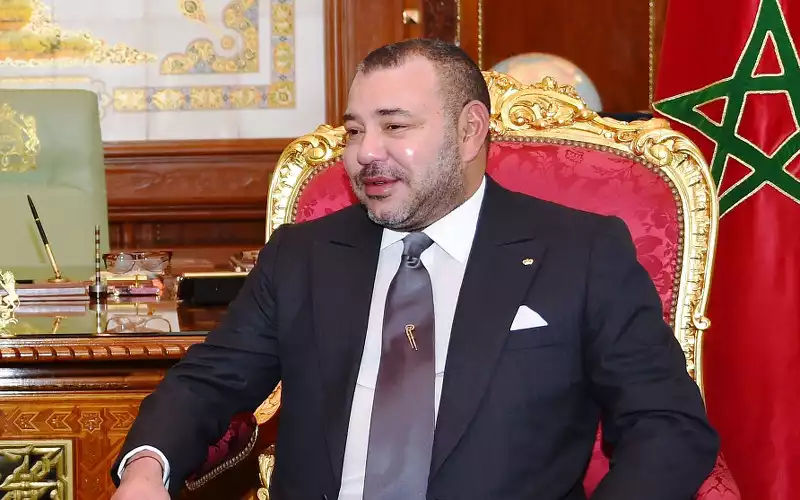 Mohamed VI rompe el hielo : Visita sorpresa a París tras meses de tensión diplomática