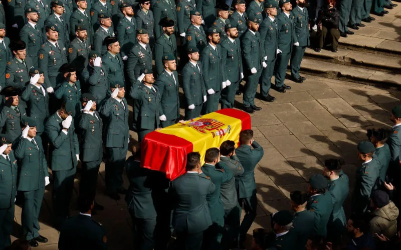 Narcobarco mortal : España busca a fugitivos marroquíes tras tragedia en Barbate
