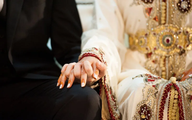 La nueva tendencia nupcial en Marruecos : 'comandos anti-fotos' protegen la privacidad de los novios