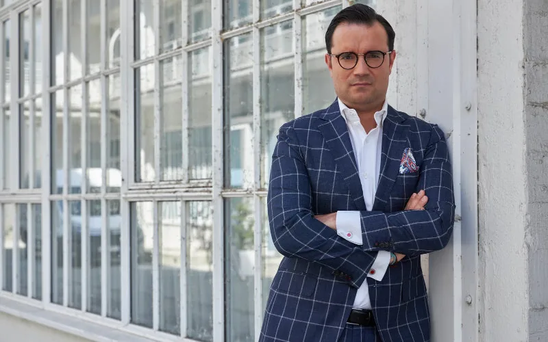 Omar Souidi : El polémico abogado de Amberes enfrenta juicio por accidente y fuga