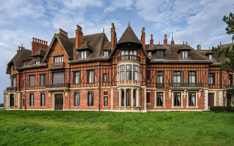Palacio real marroquí : la joya inmobiliaria de 180 millones que sacude el mercado francés