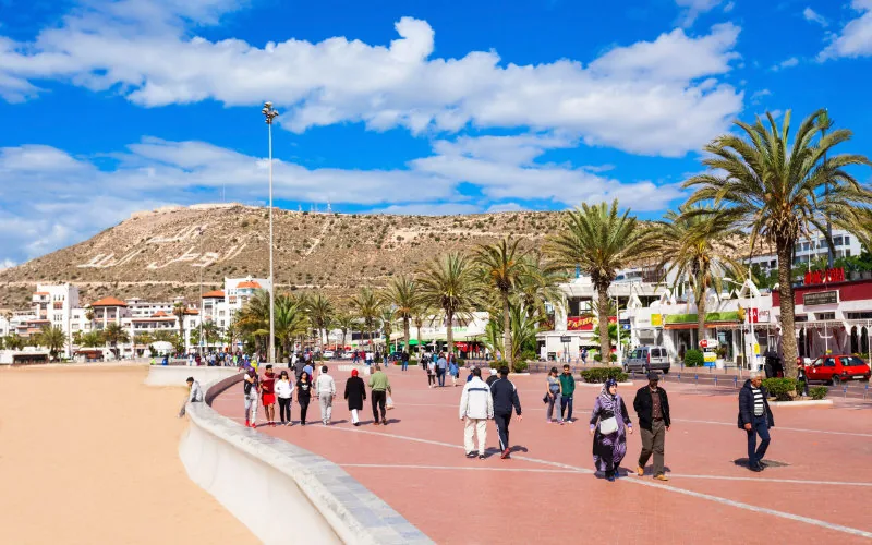 Pánico en Agadir : Turistas británicos y belga-marroquí atacados en la playa