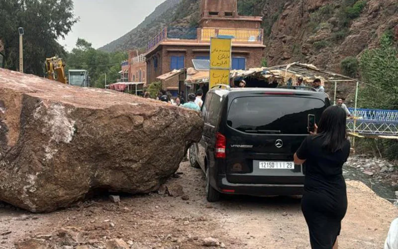 Pánico en Ourika : Derrumbe masivo atrapa a turistas en carretera marroquí