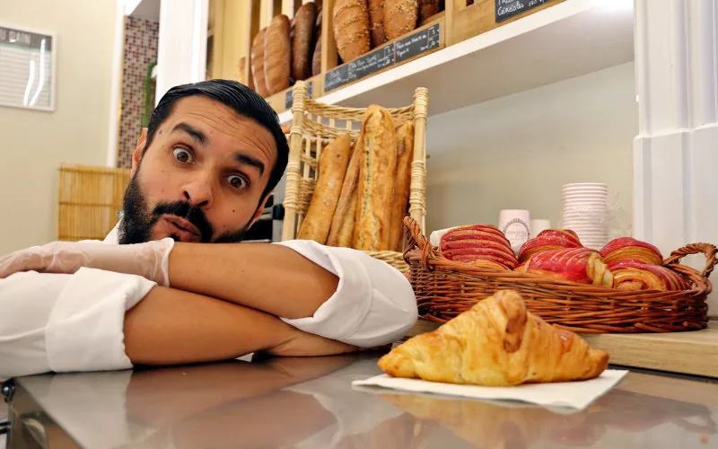 Pastelero marroquí en Francia rompe récord Guinness con tarta de fresas de 121 metros