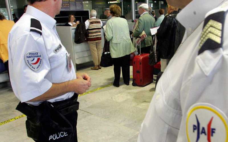 Pesadilla en Roissy : Joven marroquí detenida ilegalmente y acosada en zona de espera del aeropuerto